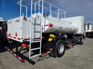 CAMION SURTIDOR DE COMBUSTIBLE